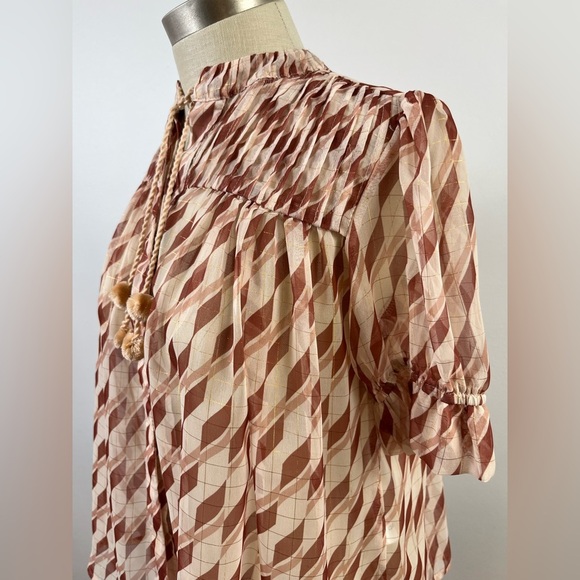 Elizabeth Cosby Women's Sheer Cream Geometric Print Blouse, size XSmall - Picture 5 of 13